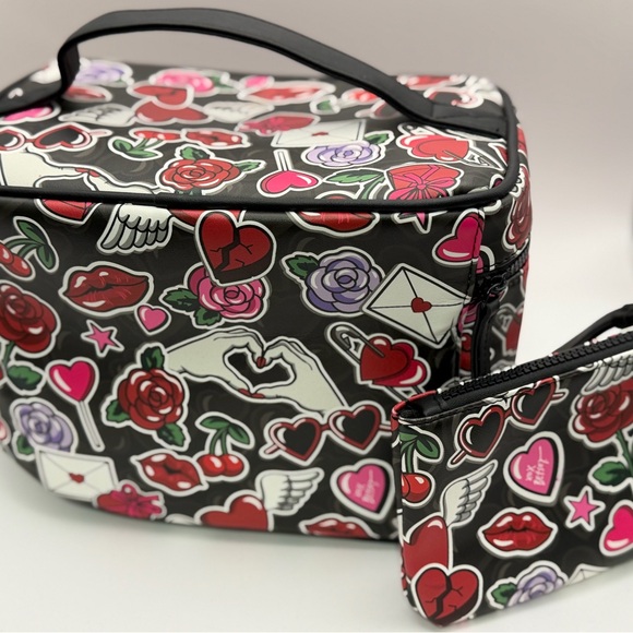 betsey johnson cosmetic bag set - Picture 2 of 9